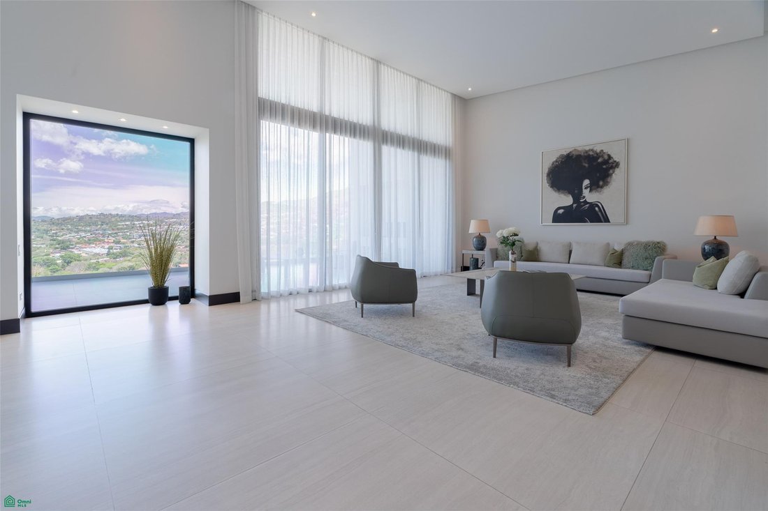 Condo in Escazu, San José Province, Costa Rica 2 - 18663294