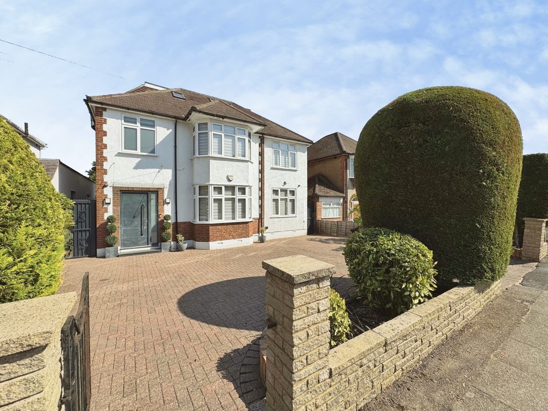 House in Edgware, Barnet, England 2 - 18659111