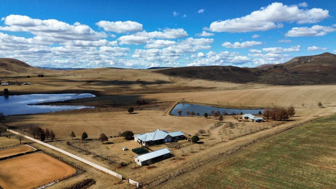 Farm Ranch in Nottingham Road, KwaZulu-Natal, South Africa 1 - 18665848