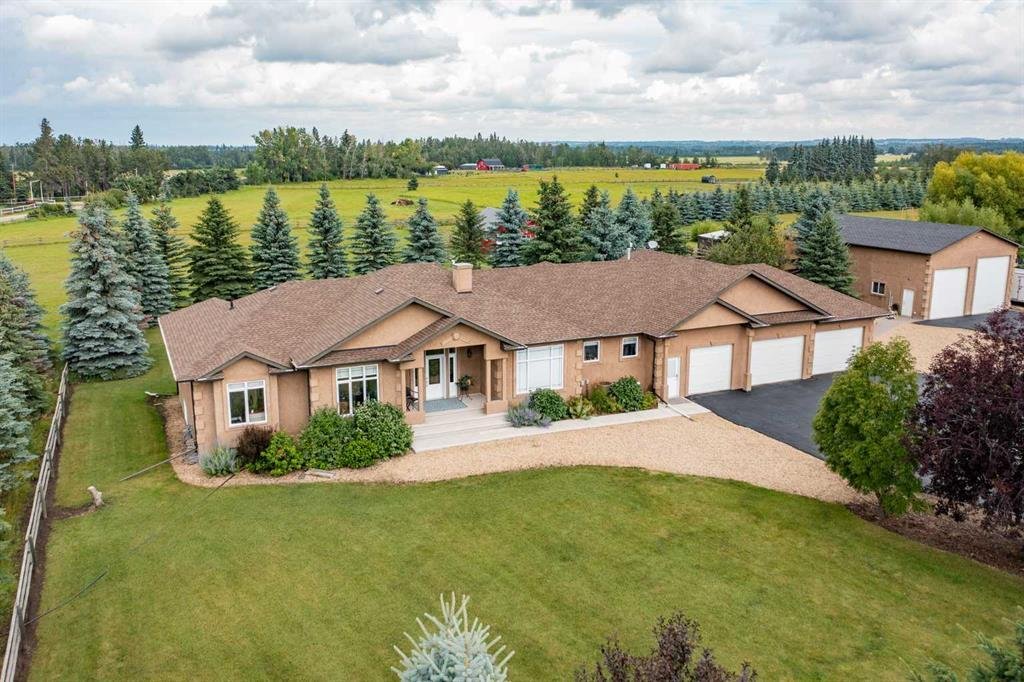 House in Ponoka, Alberta, Canada 3 - 18670198