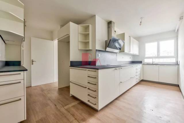 Apartment in Insurrection, Vanves, France 4 - 17227119