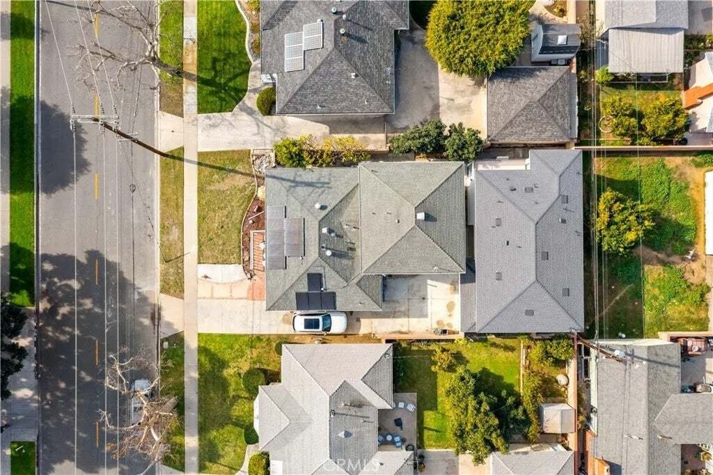 Lakewood, California, United States 5 - 17839159