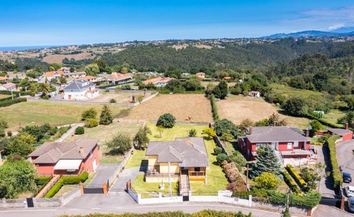 House in Distrito Rural, Gijon / Xixon, Spain 1