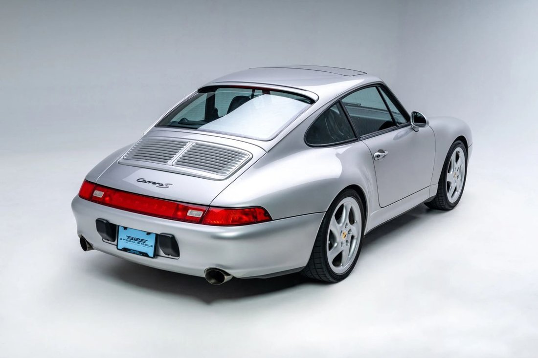 Coupe in Los Angeles, CA, United States 5 - 18667193
