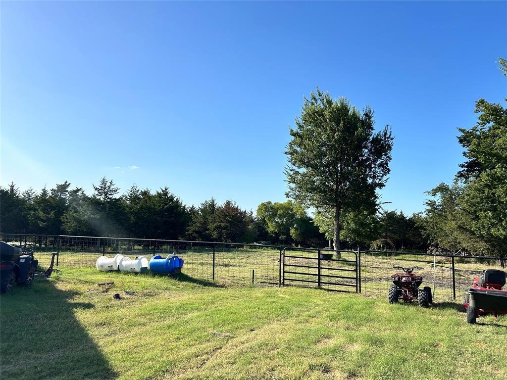 Farm Ranch in Wolfe City, Texas, United States 4 - 18664075