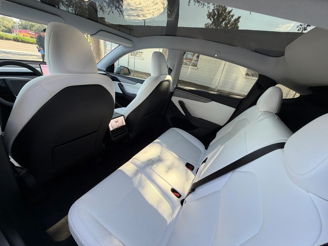 Suv in Winter Garden, FL, United States 5 - 18664748