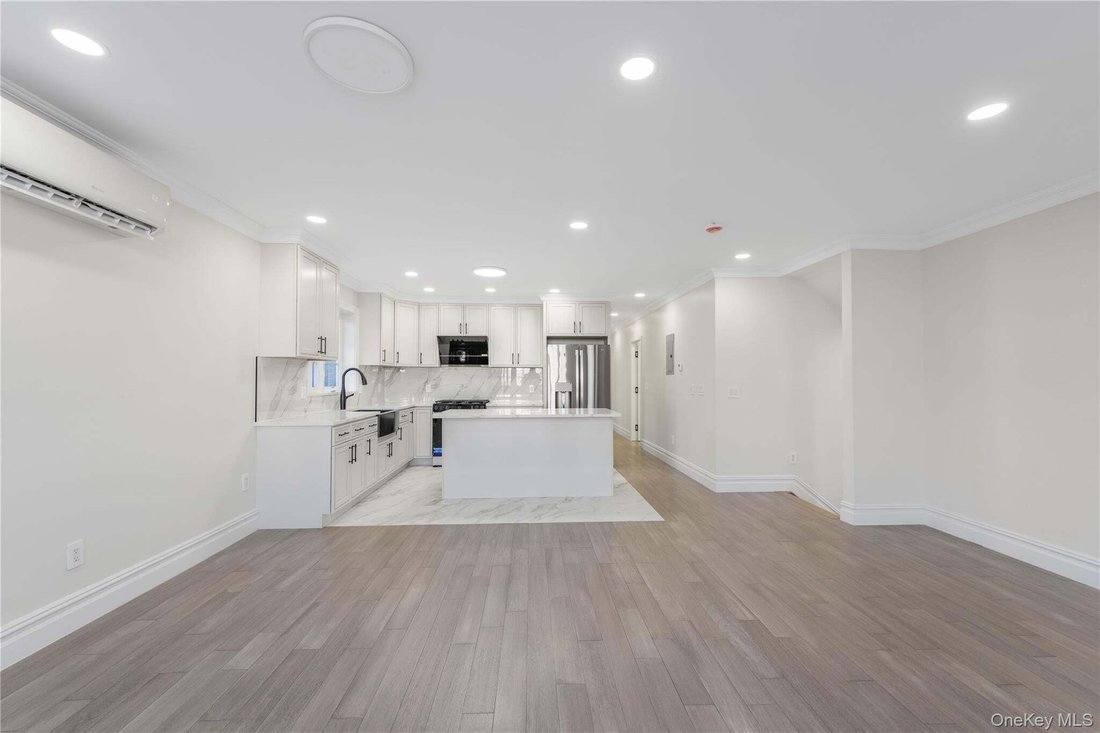 House in New York, New York, United States 4 - 18662044