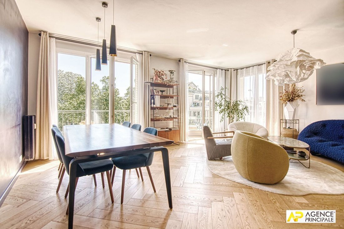 Apartment in Domaine National du Château, Versailles, France 2 - 18660203
