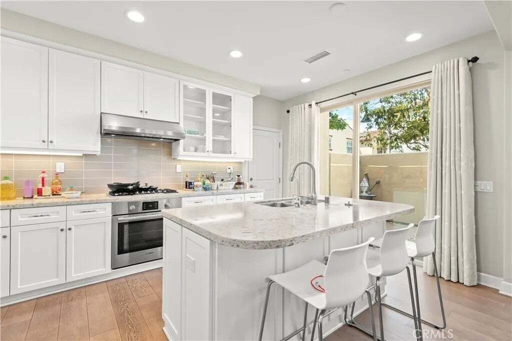 Condo in Irvine, California, United States 4 - 17607295