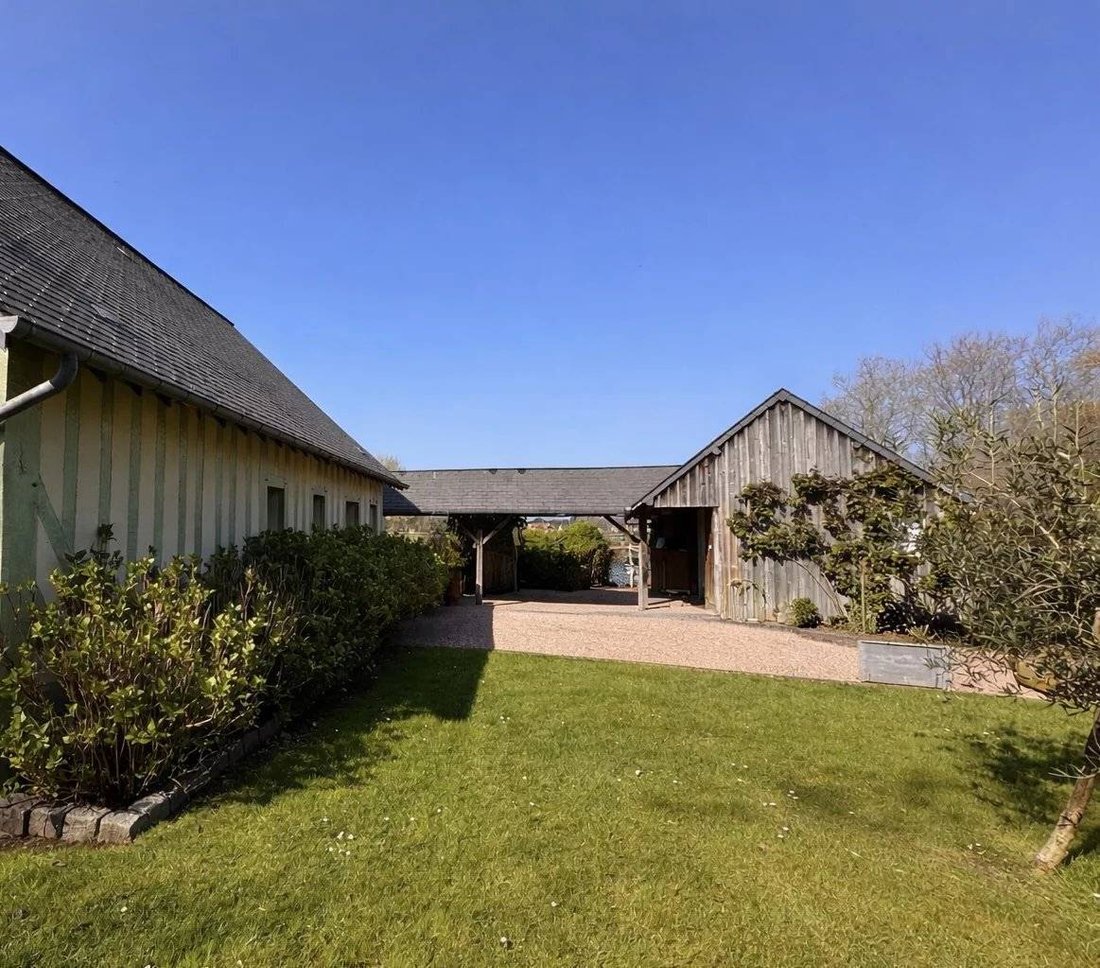 Estate in Tourgeville, Normandy, France 3 - 18236569