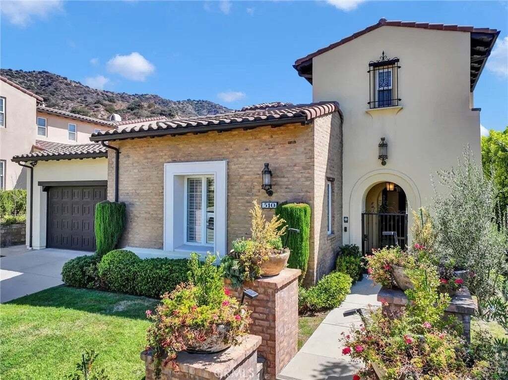 House in Azusa, California, United States 2 - 18670814