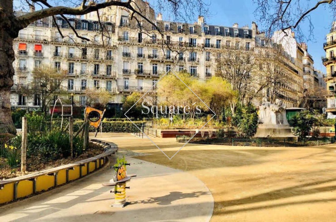 Apartment in Lorette-Martyrs, Paris 9e Arrondissement, Paris 1 - 18672715