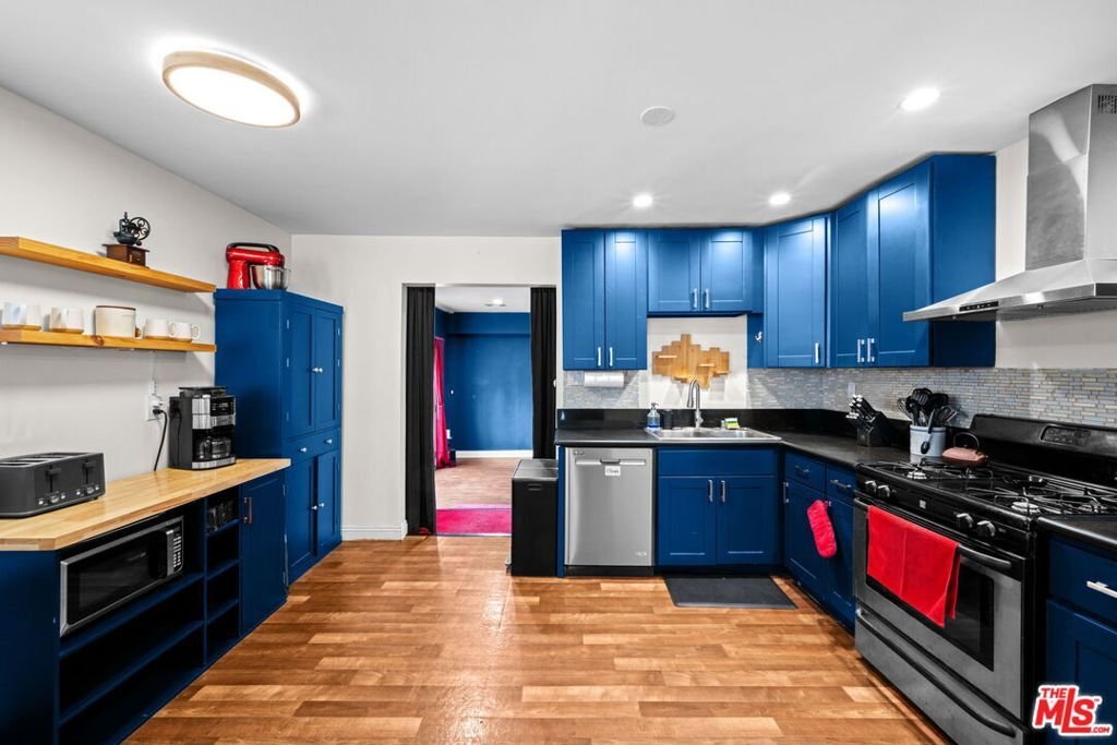 House in Los Angeles, California, United States 3 - 18662022
