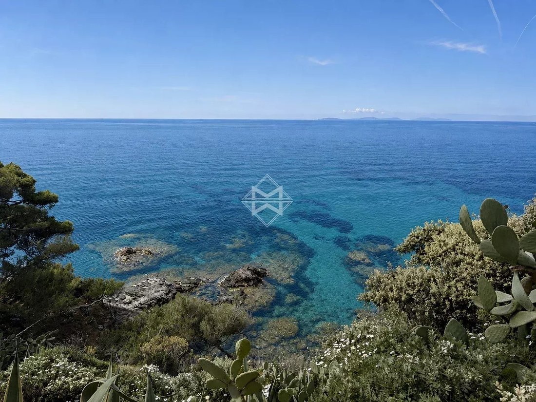 Villa in La Croix-Valmer, Provence-Alpes-Côte d'Azur, France 4 - 18661105