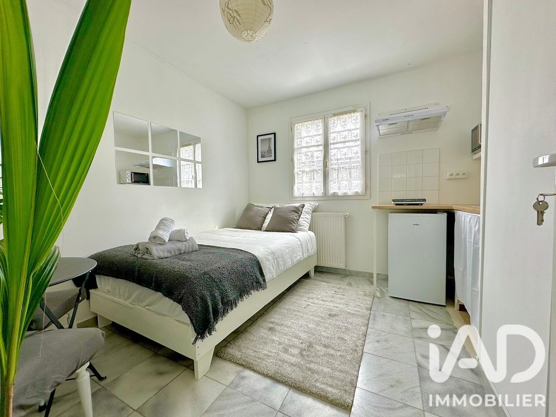 House in Villejuif, Ile-de-France, France 2 - 18668235