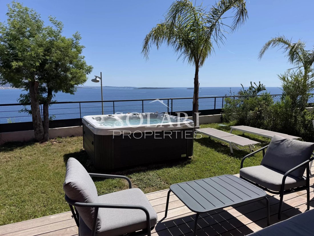 Apartment in Théoule-sur-Mer, Provence-Alpes-Côte d'Azur, France 1 - 15663967