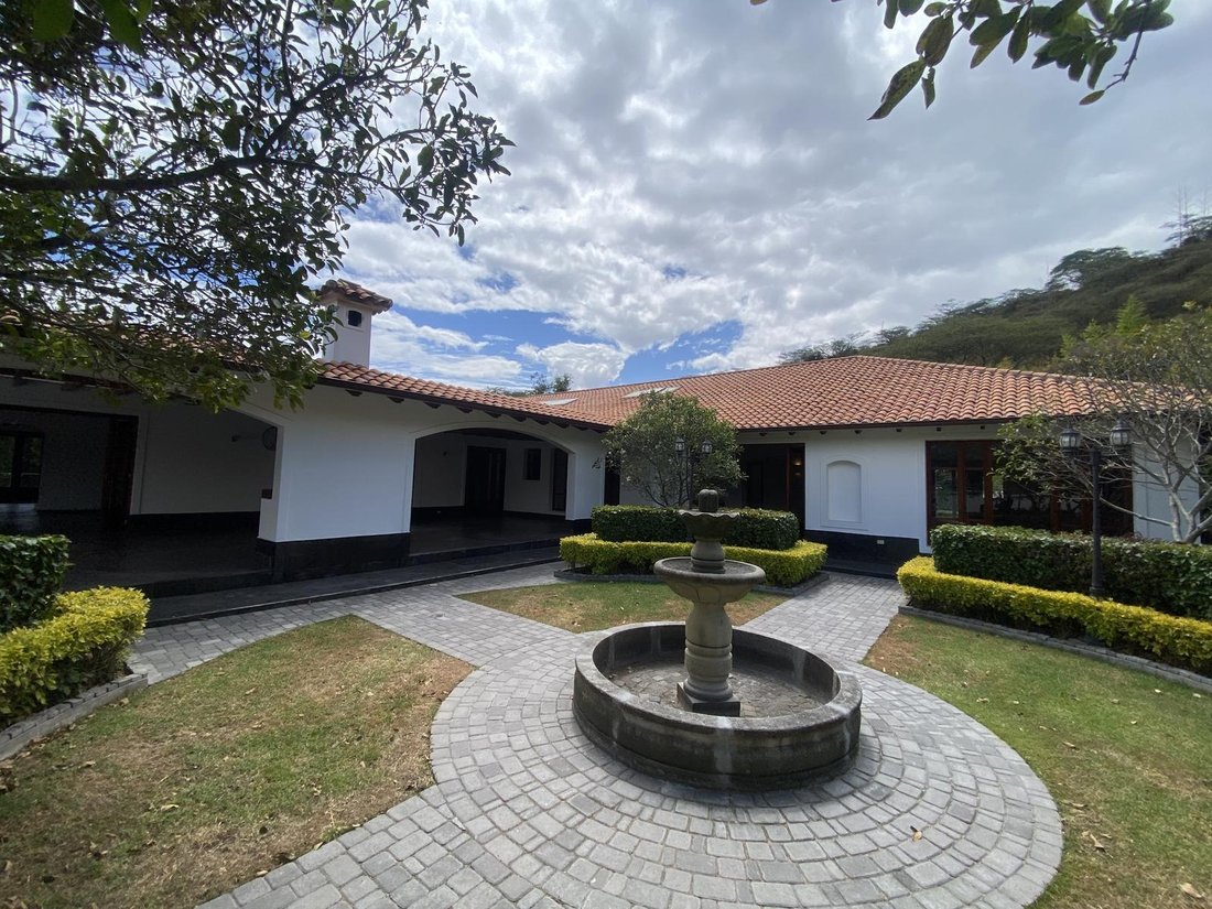 House in Quito, Pichincha, Ecuador 1 - 18660201