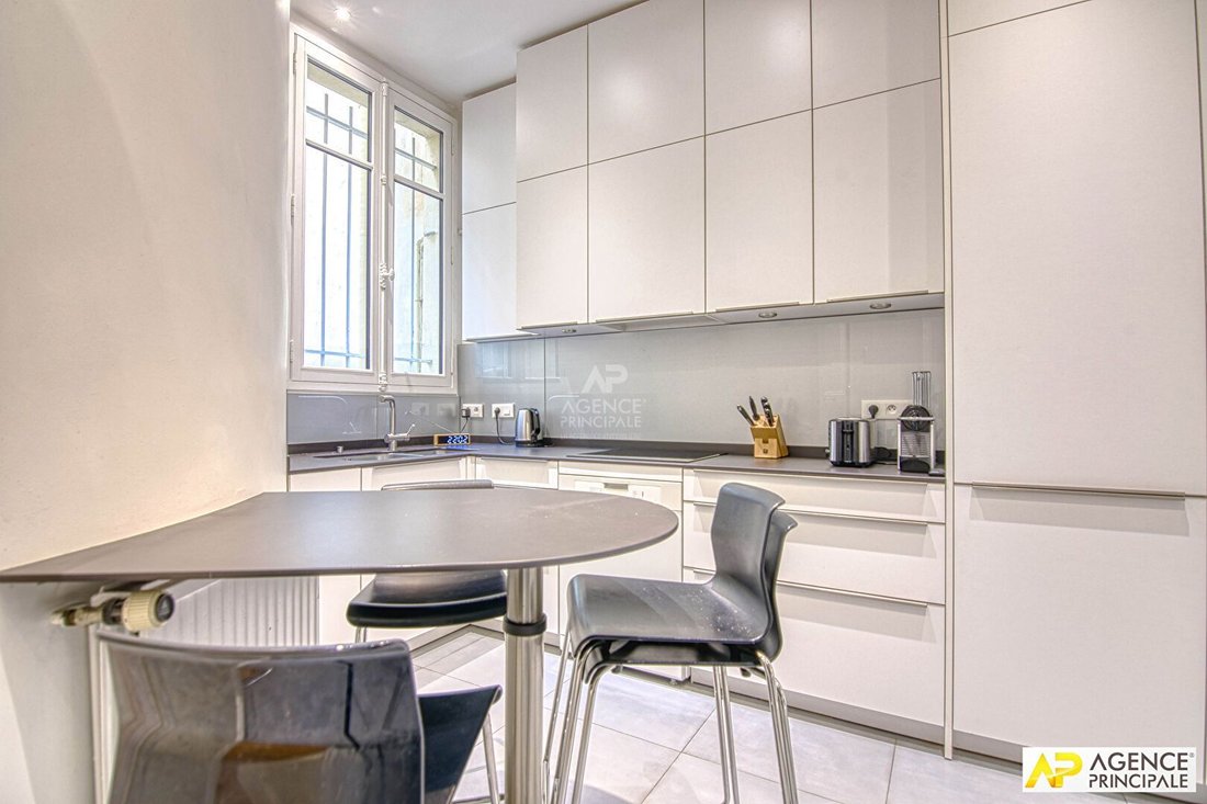 Apartment in Domaine National du Château, Versailles, France 5 - 18660283