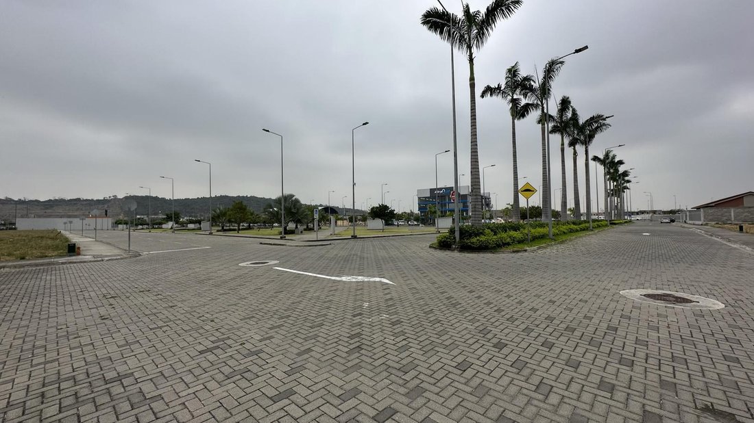Land in Guayaquil, Guayas, Ecuador 1 - 18660325