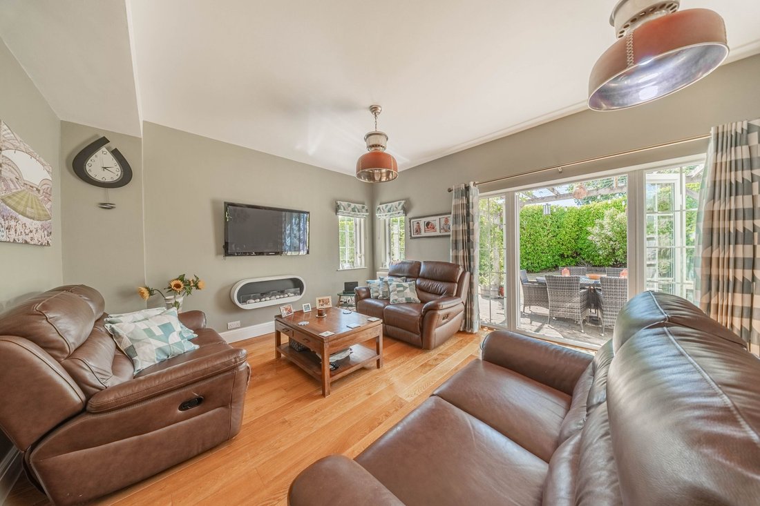 House in Haywards Heath, England 4 - 18660839