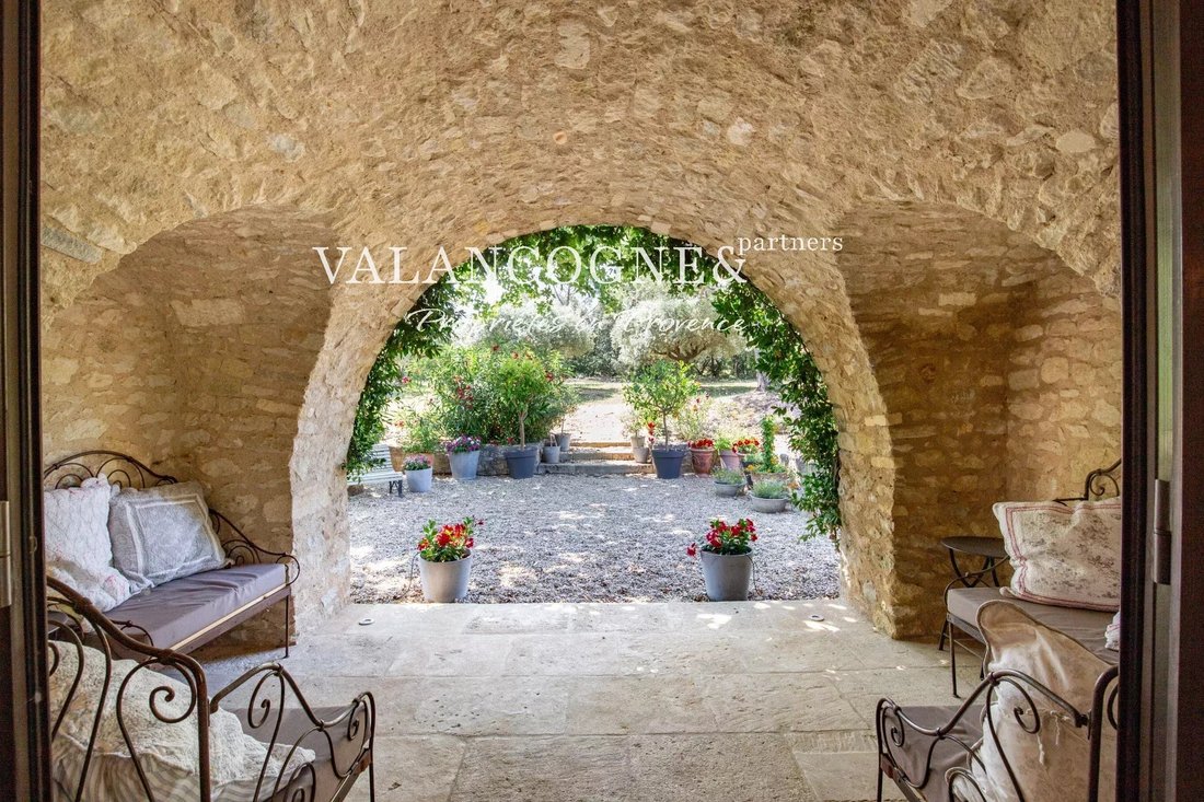 Country House in Eygalières, Provence-Alpes-Côte d'Azur, France 4 - 15452706