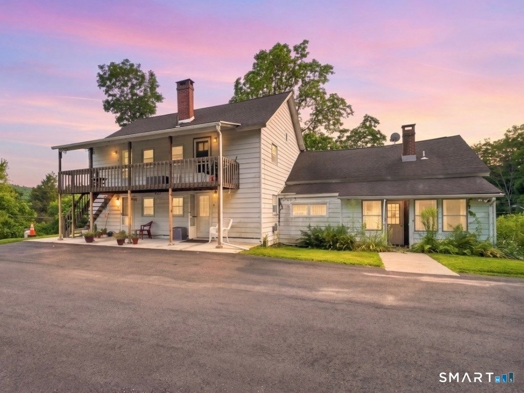 Winsted, Connecticut, United States 1 - 18003701
