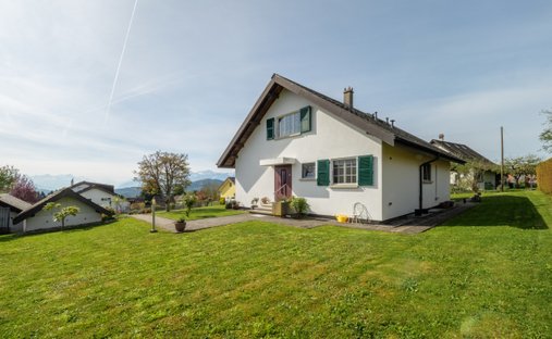 Haus in Châtel-Saint-Denis, Kanton Freiburg, Schweiz 1