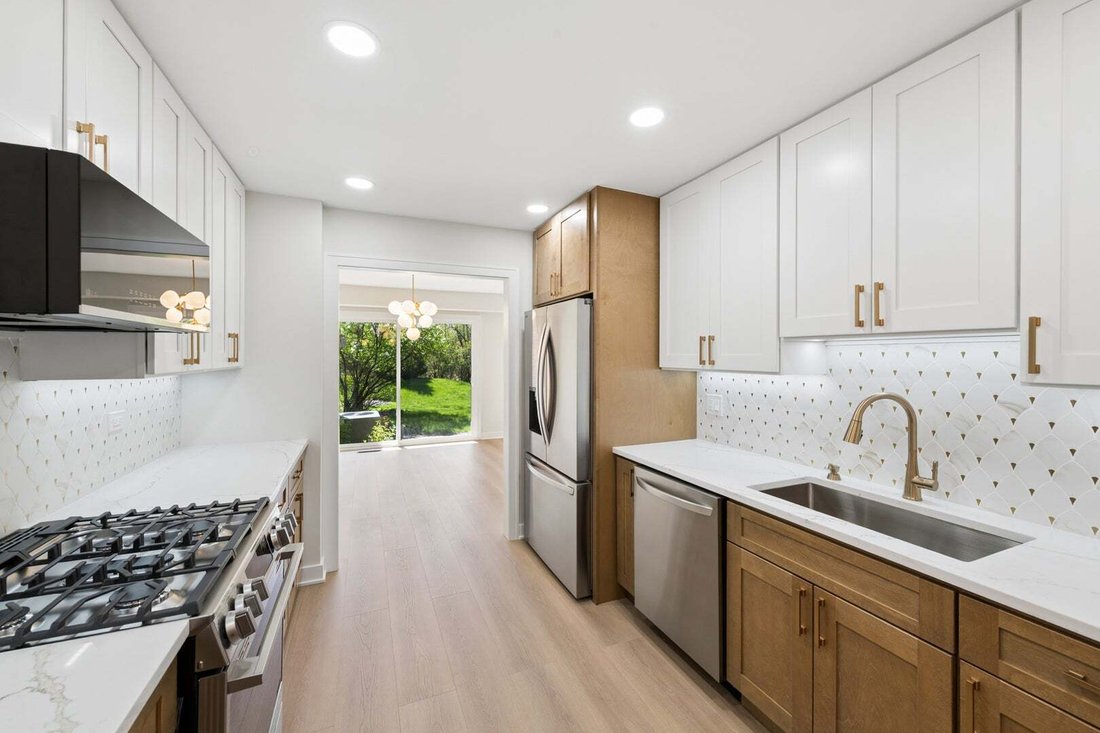 Condo in Northbrook, Illinois, United States 5 - 18663112