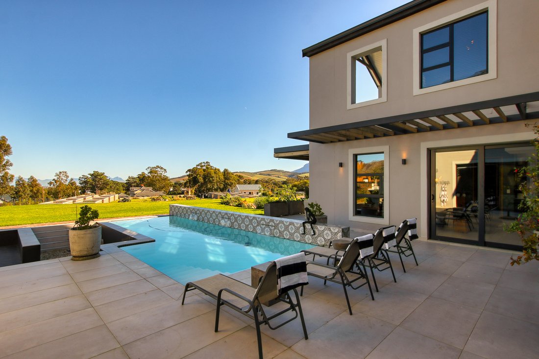 Country House in Sir Lowry's Pass, Cape Town, South Africa 4 - 18665075