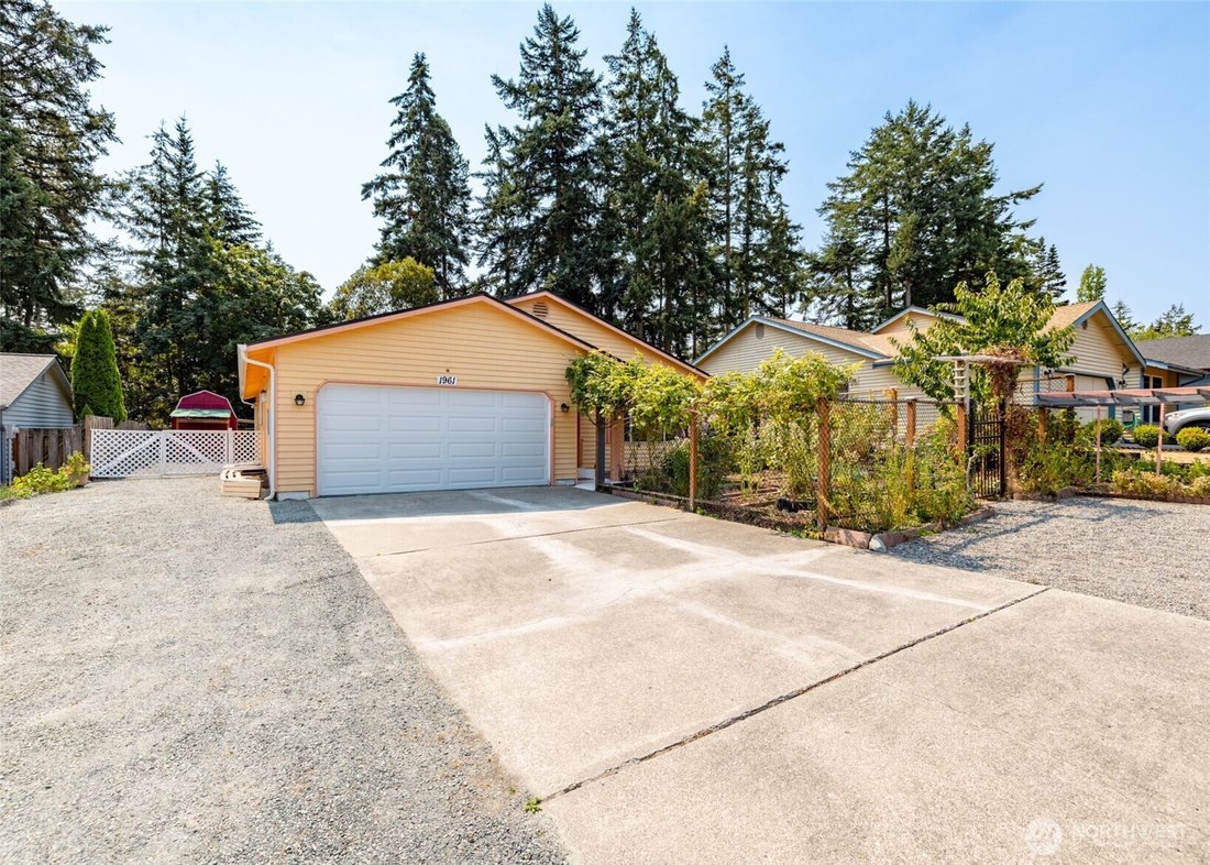 Oak Harbor, Washington, United States 2 - 18661730