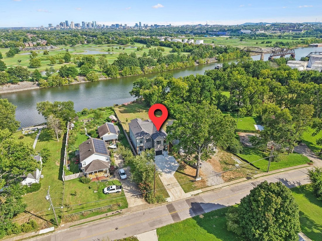 Co Op in Nashville, Tennessee, United States 3 - 18663768