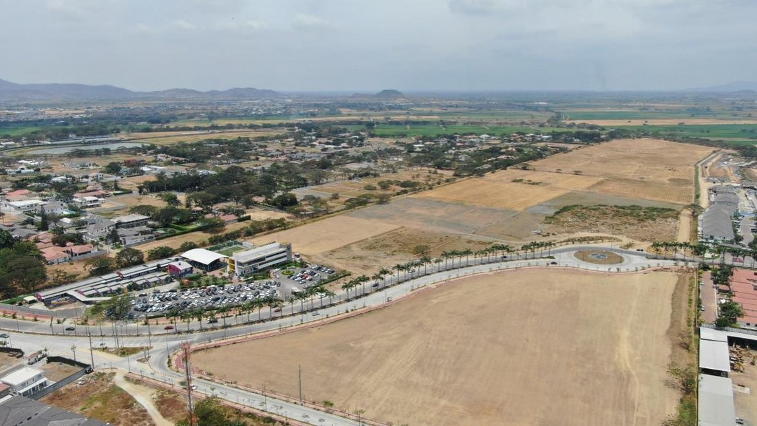 Land in Samborondón, Guayas, Ecuador 2 - 18660672