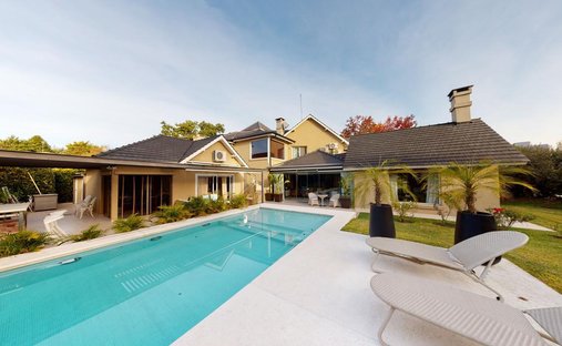 House in Francisco Alvarez, Buenos Aires Province, Argentina 1