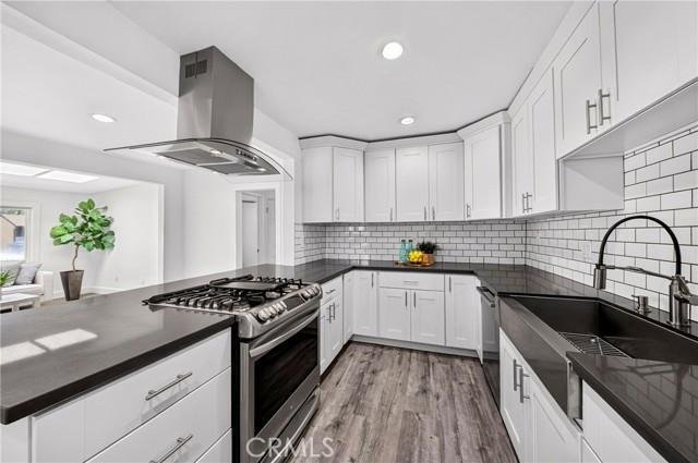 Lomita, California, United States 1 - 18661155
