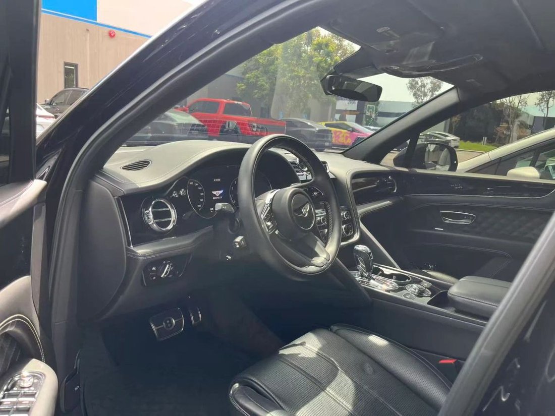 Suv in Costa Mesa, CA, United States 4 - 18664773