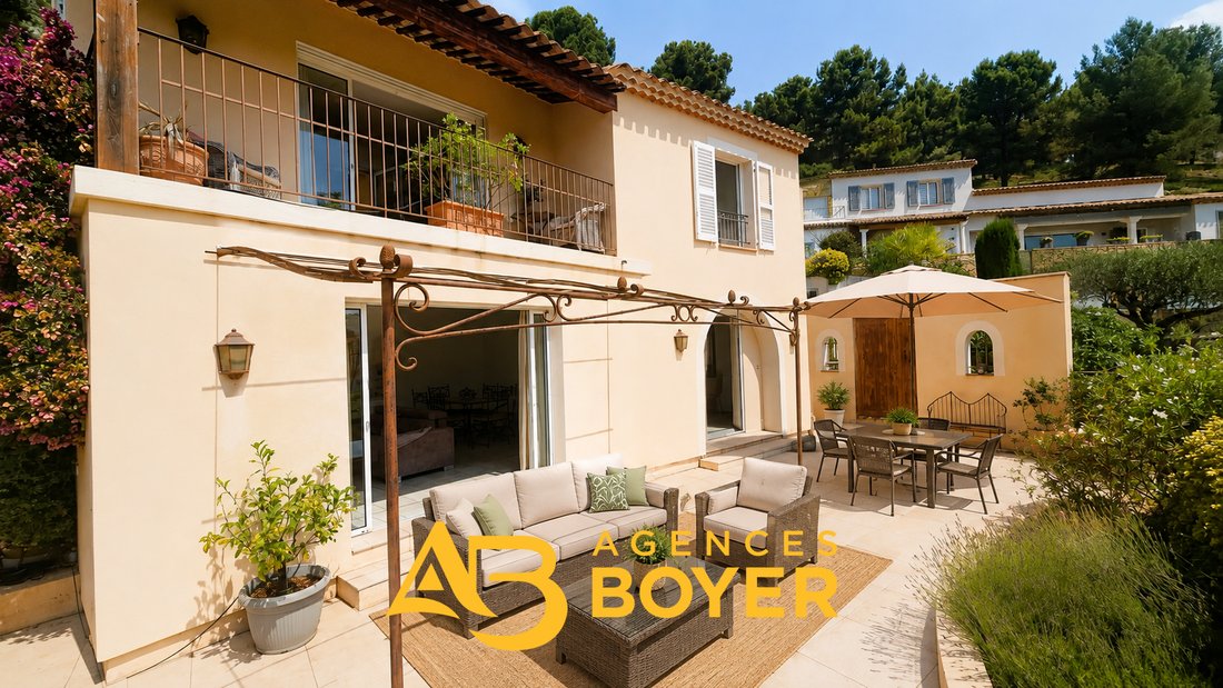 House in Saint-Cyr-sur-Mer, Provence-Alpes-Côte d'Azur, France 1 - 18664029