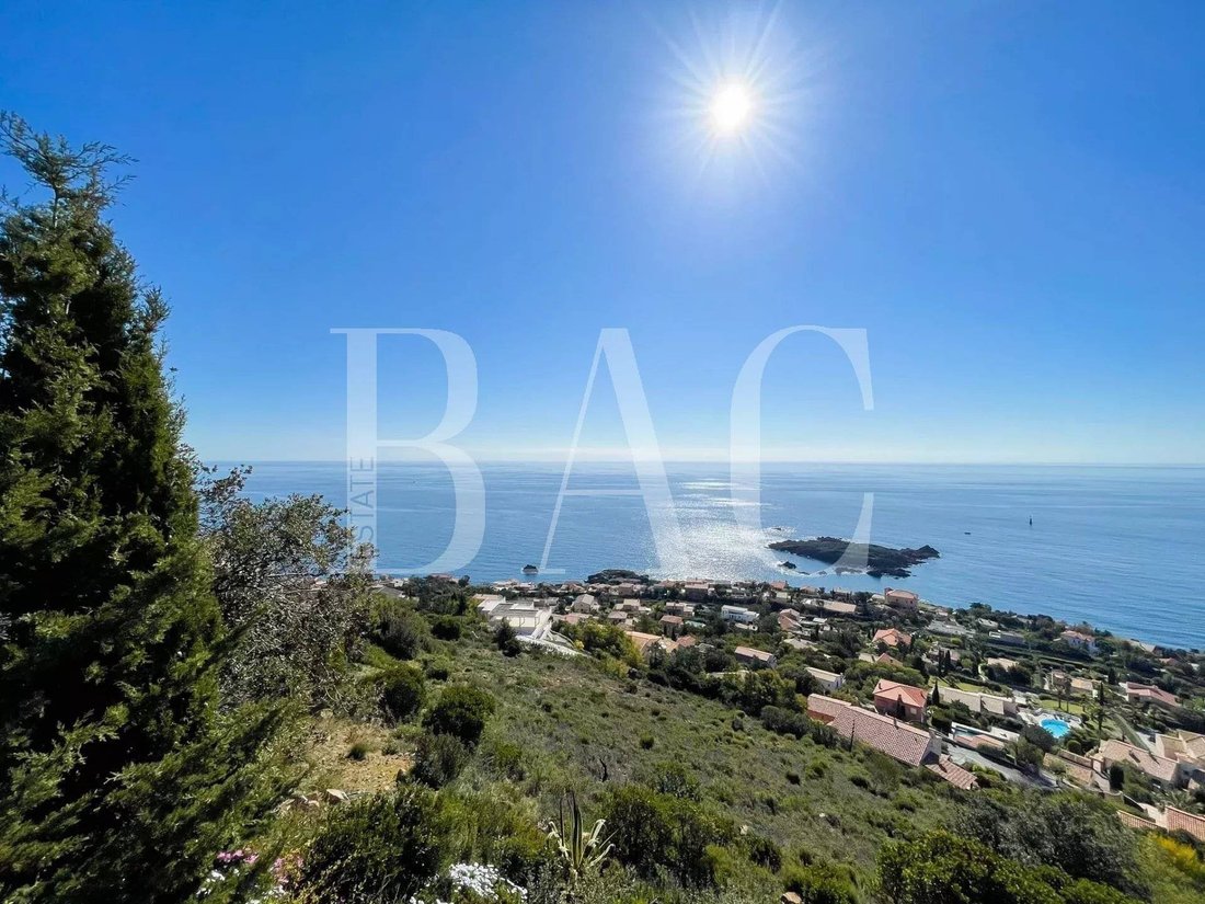 Land in Le Dramont-Agay-Anthéor-Le Trayas, Saint-Raphaël, France 1 - 15622326