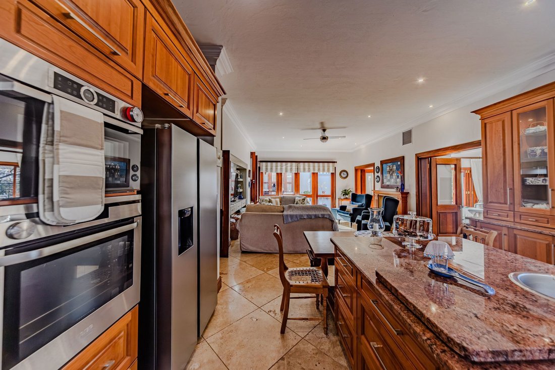 House in Waterkloof Ridge, Gauteng, South Africa 5 - 18662446
