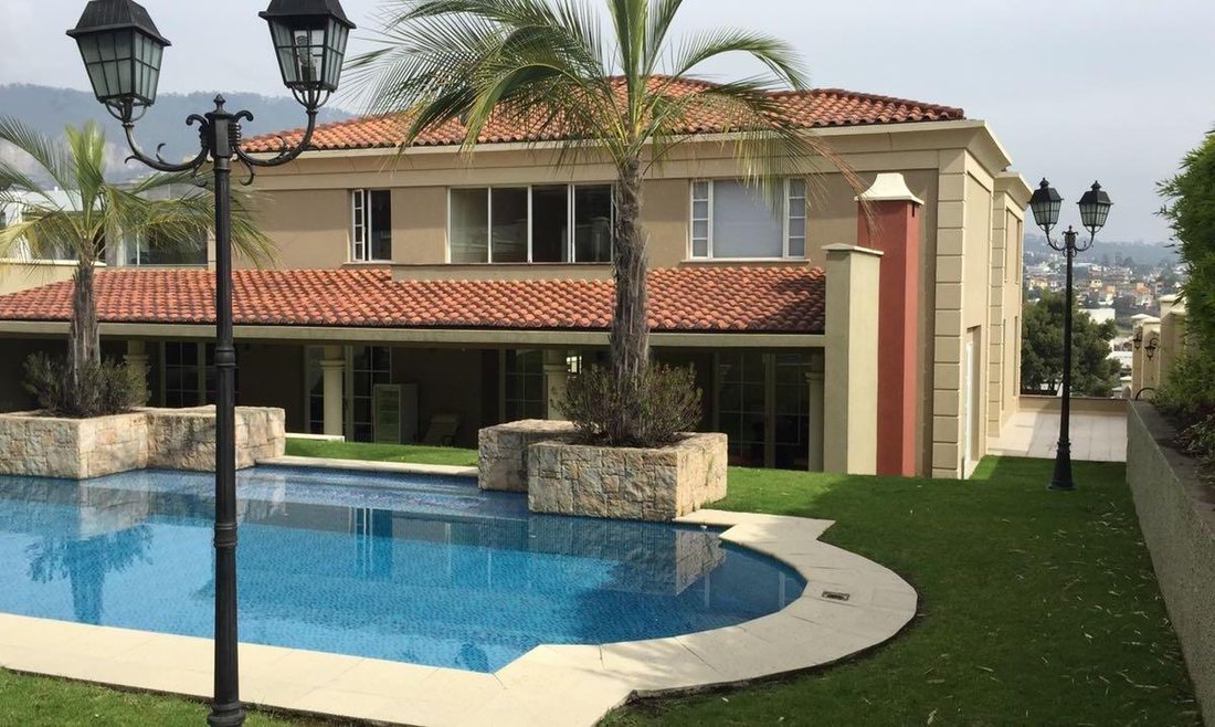 House in Quito, Pichincha, Ecuador 2 - 18661659