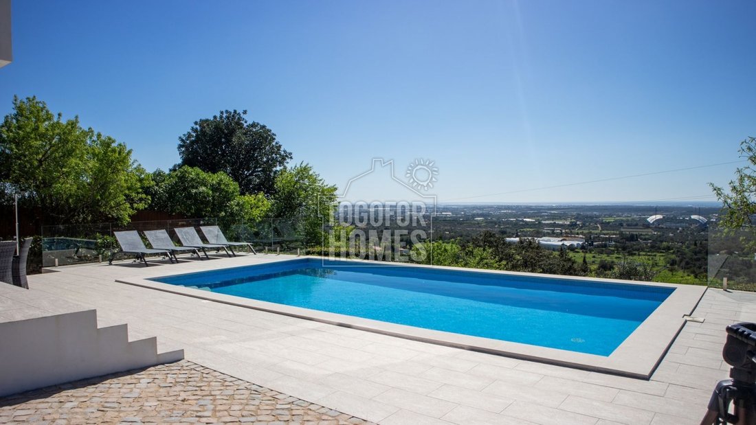 Villa in Santa Barbara de Nexe, Algarve, Portugal 2 - 17385745