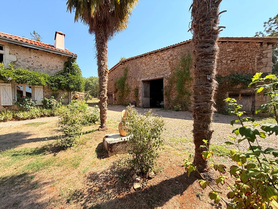 Villa in Arrondissement of Confolens, Nouvelle-Aquitaine, France 2 - 18668388