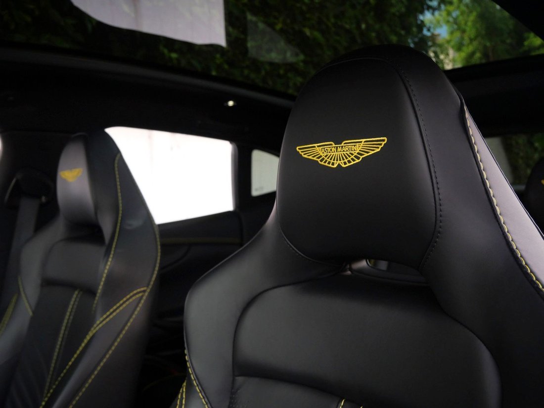 Suv in Beverly Hills, CA, United States 5 - 18531256