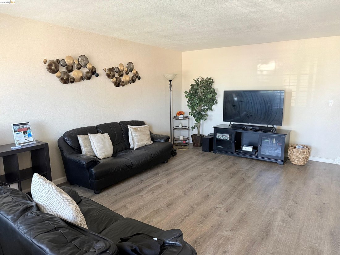 Condo in San Leandro, California, United States 5 - 18668586