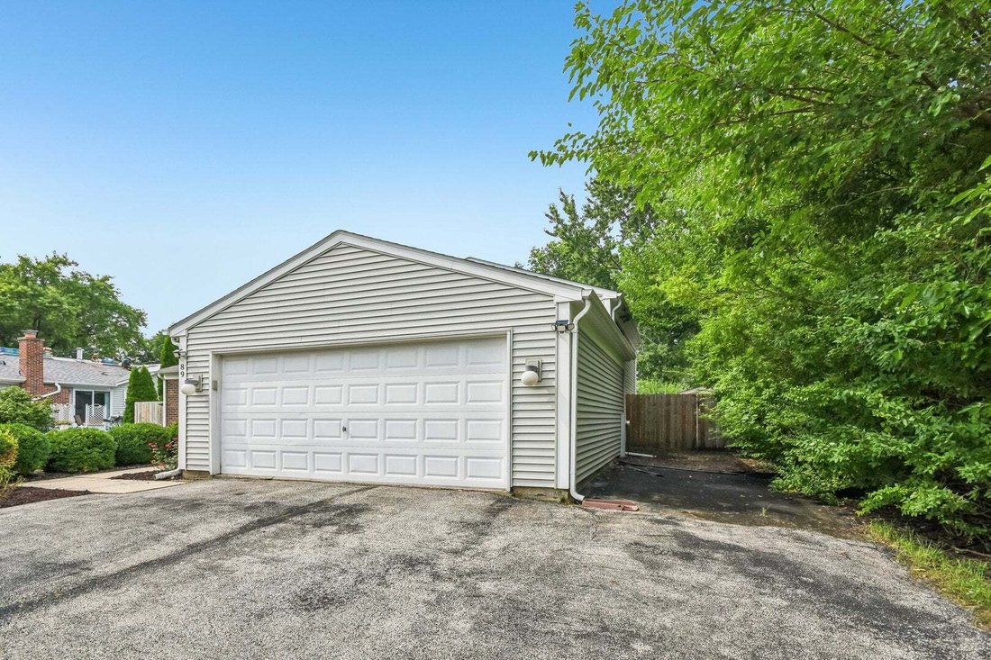 House in Bolingbrook, Illinois, United States 4 - 18663130