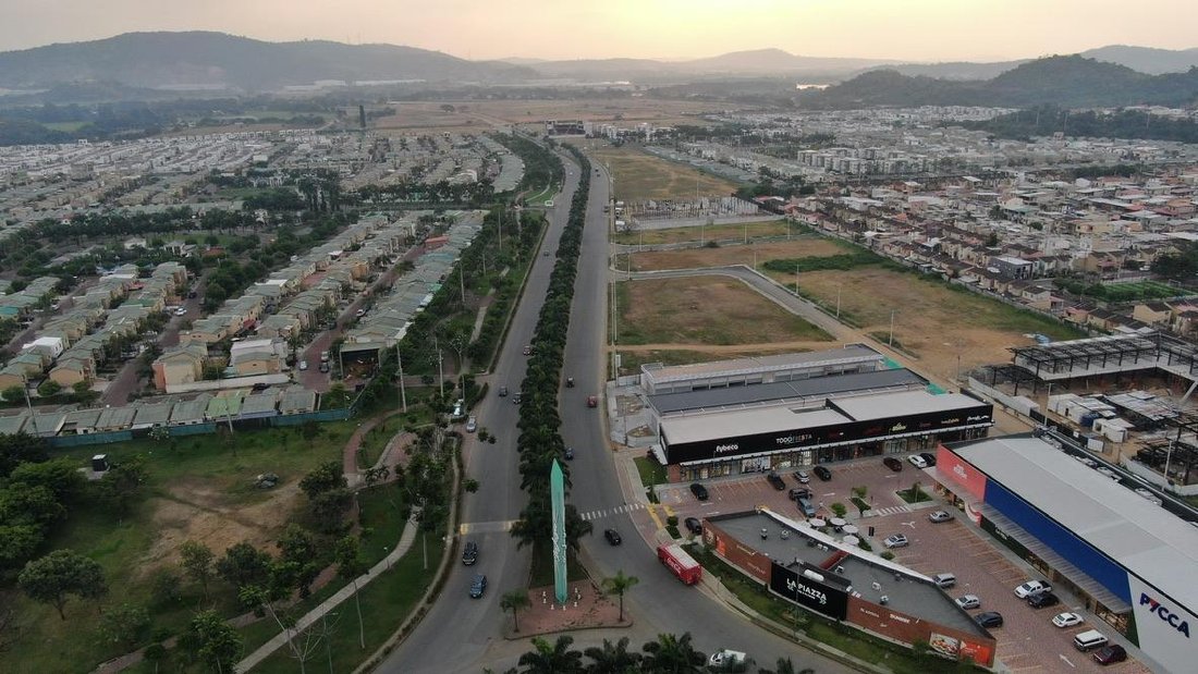 Land in Guayaquil, Guayas, Ecuador 1 - 18660685