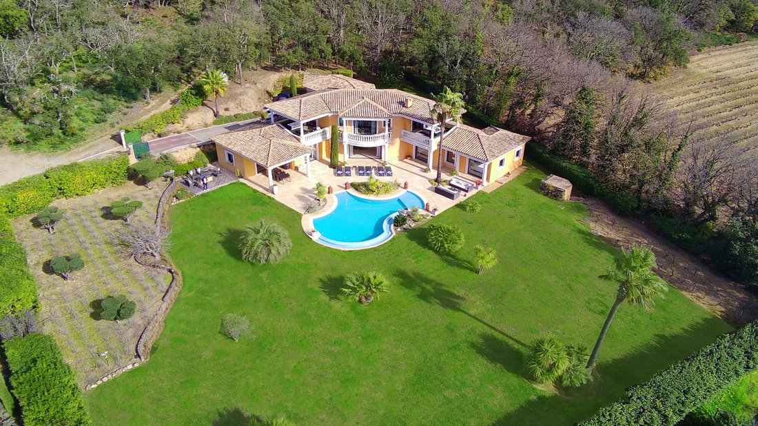 Villa in Grimaud, Provence-Alpes-Côte d'Azur, France 1 - 18660278