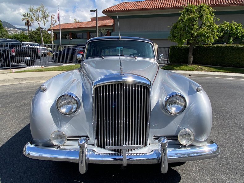 Sedan in Glendale, United States 5 - 18666346