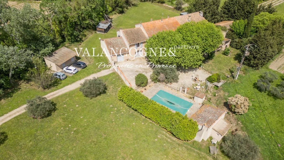 Country House in Eyragues, Provence-Alpes-Côte d'Azur, France 1 - 15583534