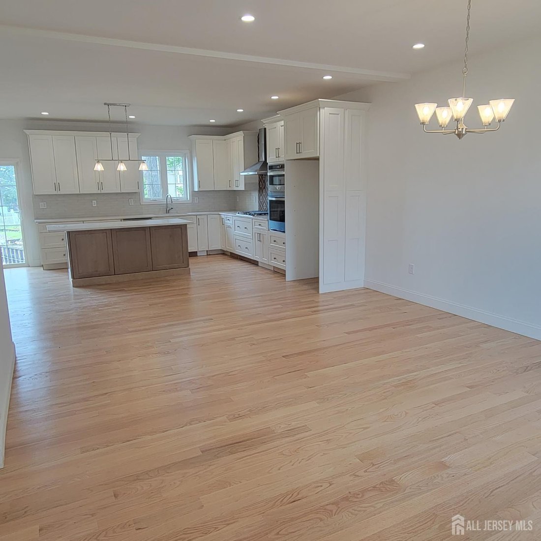 House in Woodbridge Township, New Jersey, United States 4 - 18659791
