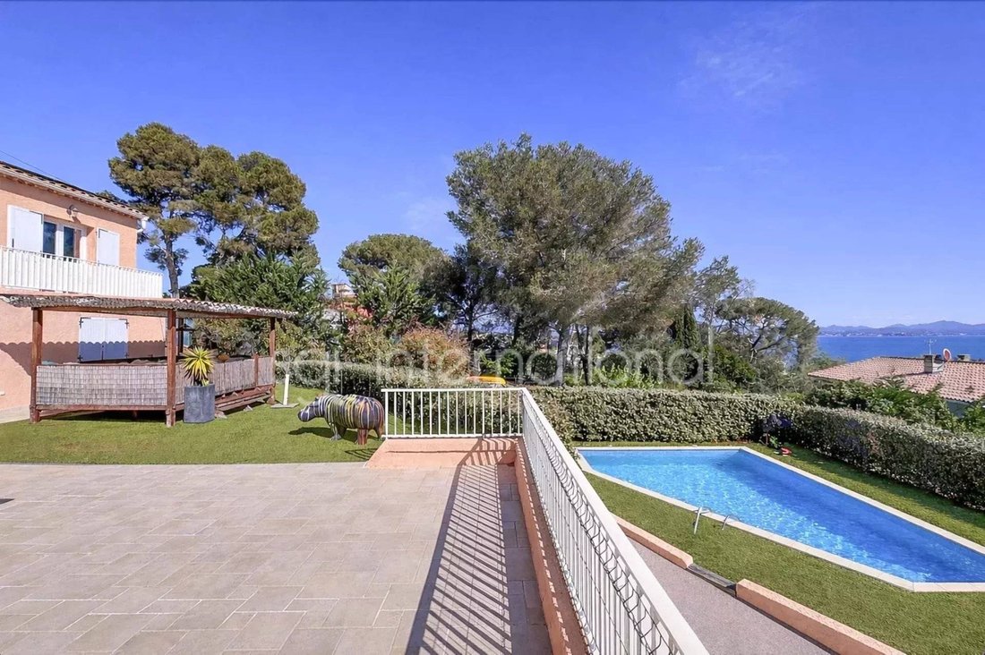 House in Les Issambres, Roquebrune-sur-Argens, France 2 - 17654393